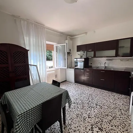 Tuscan Space 2 Master Beds & Separate Living & Separate Kitchen *