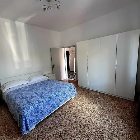Tuscan Space 2 Master Beds & Separate Living & Separate Kitchen * Rosignano Solvay