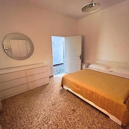 Apartment Tuscan Space 2 Master Beds & Separate Living & Separate Kitchen