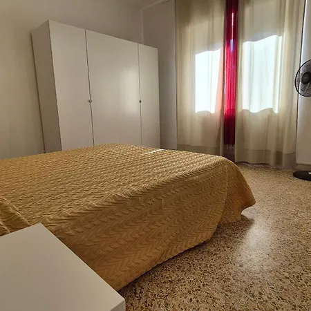 Tuscan Space 2 Master Beds & Separate Living & Separate Kitchen Apartment