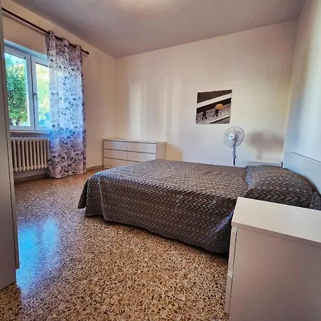 Tuscan Space 2 Master Beds & Separate Living & Separate Kitchen *